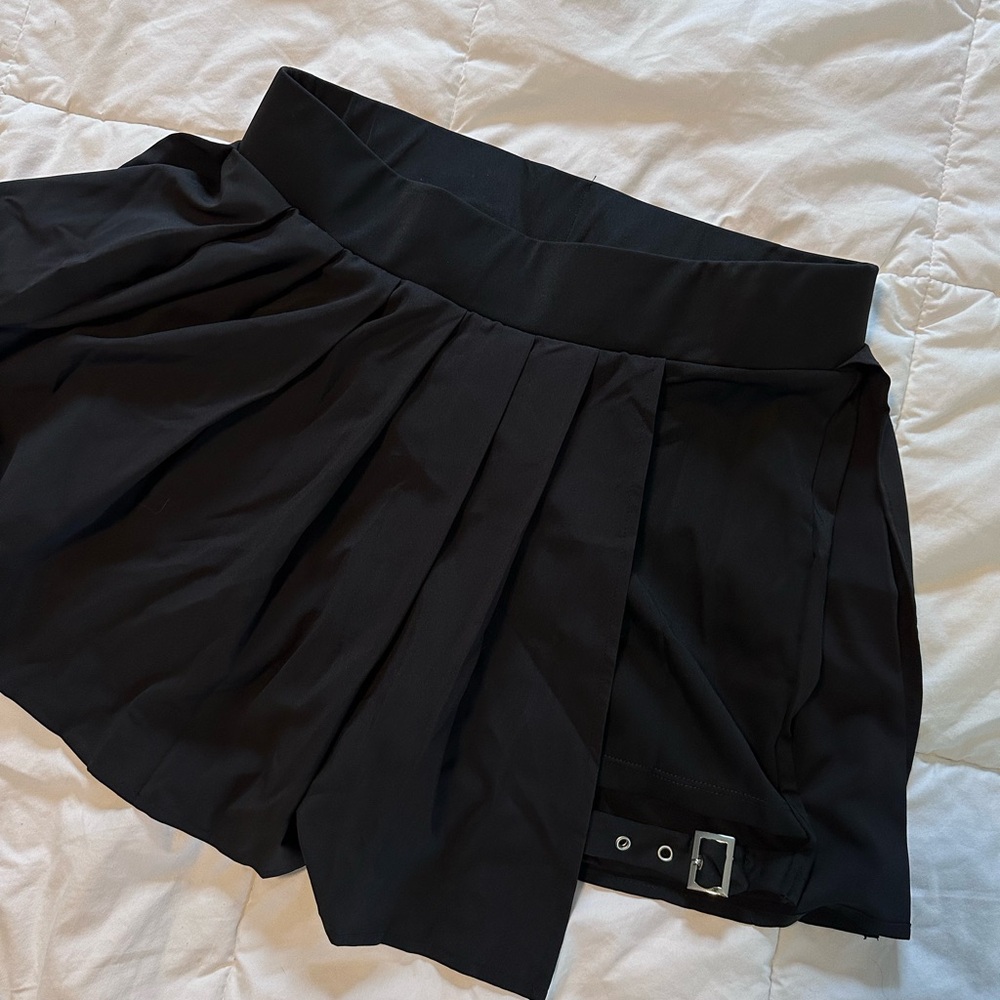 HALARA | Black Pleated Mini Kpop Skort